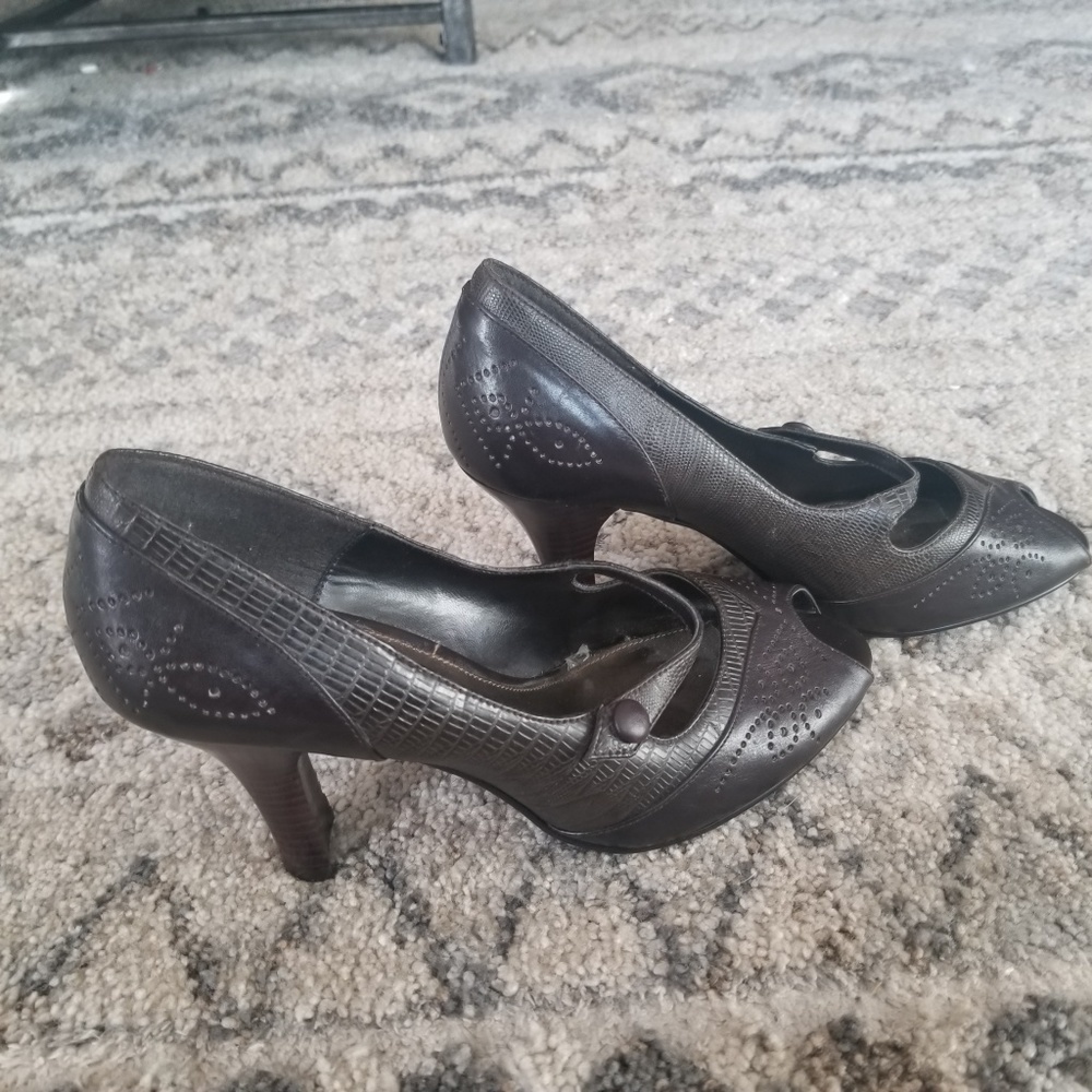 Nickels Soft Brown Mary Jane Peep-Toe Heels Sz 8